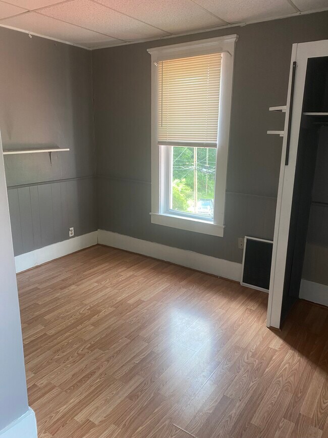 Building Photo - 35. W. University Street