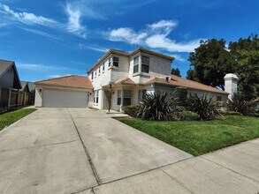 Building Photo - 2605 Marina Dr