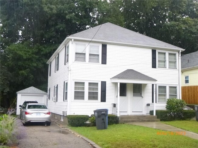 Building Photo - 285 Knollwood Ave