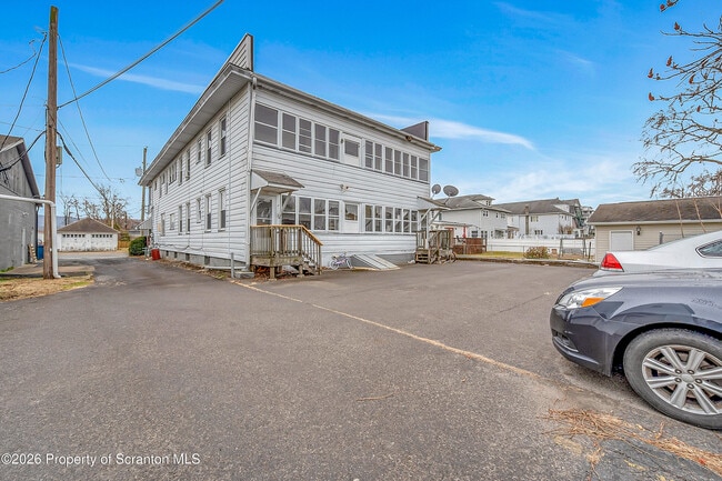 Foto del edificio - 396 Winola Ave