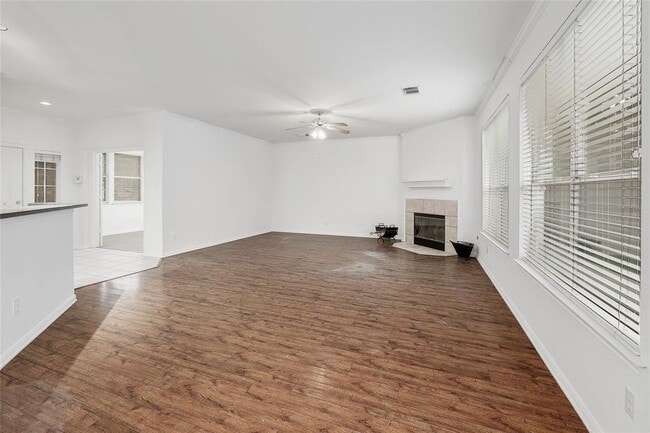 Building Photo - 6036 Mesa Verde Cir