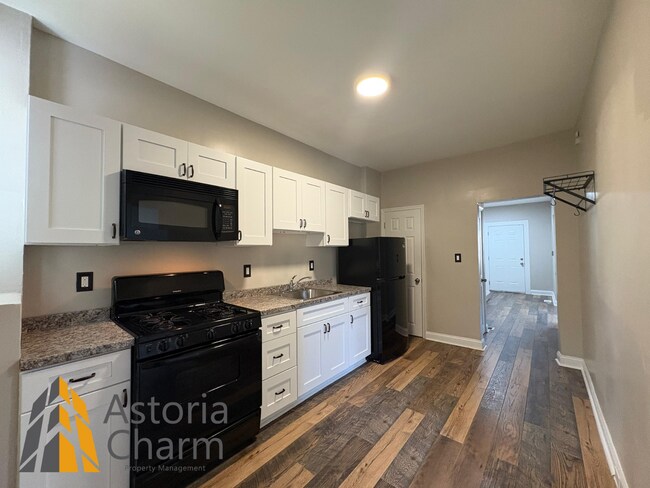 Foto del edificio - Live Comfortably in Hampden: 4 Bedrooms pl...