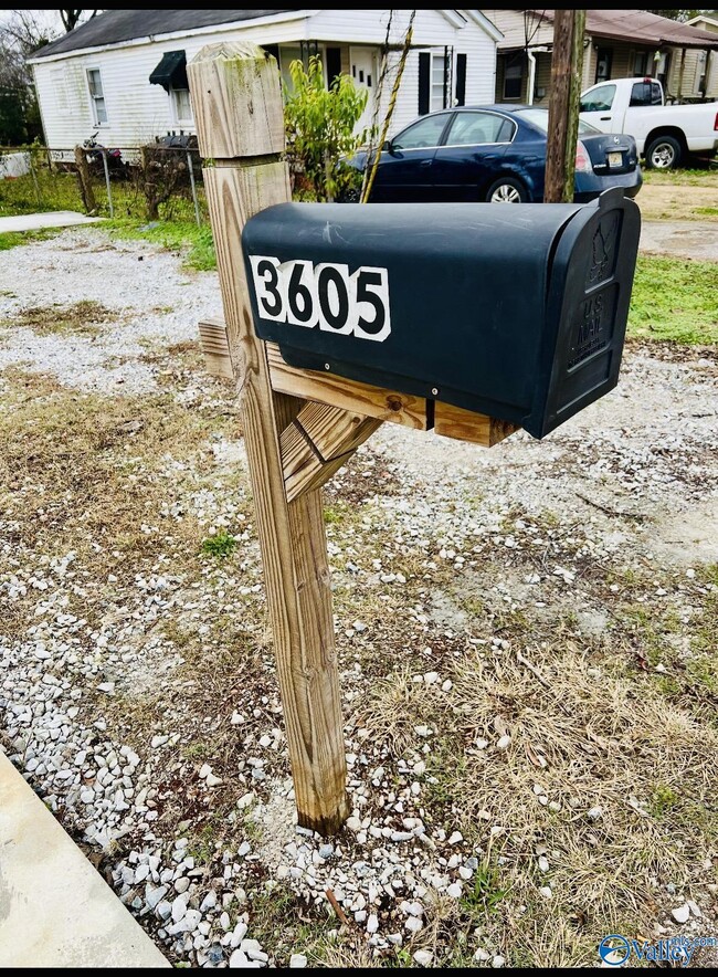 Foto del edificio - 3605 6th Ave SW