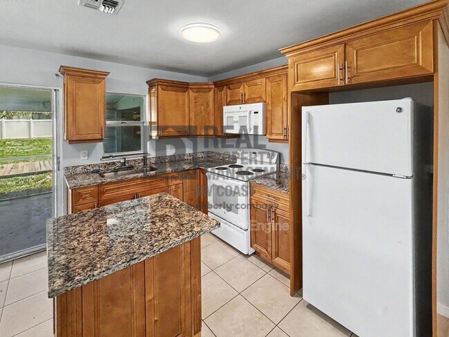 Foto del edificio - 843 SW 16th Terrace