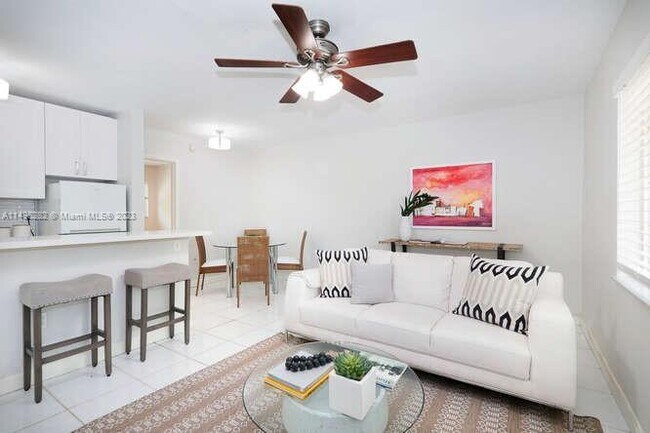 Foto del edificio - 6310 SW 79th St