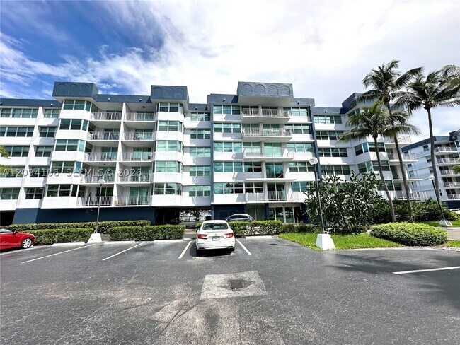Foto del edificio - 16558 NE 26th Ave