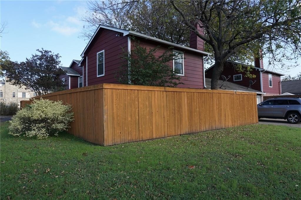 Primary Photo - 5200 Columbia Ave