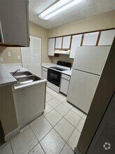 Building Photo - 1225 SW 46th Ave