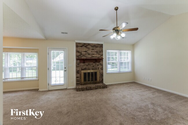 Building Photo - 2511 Dalston Ln