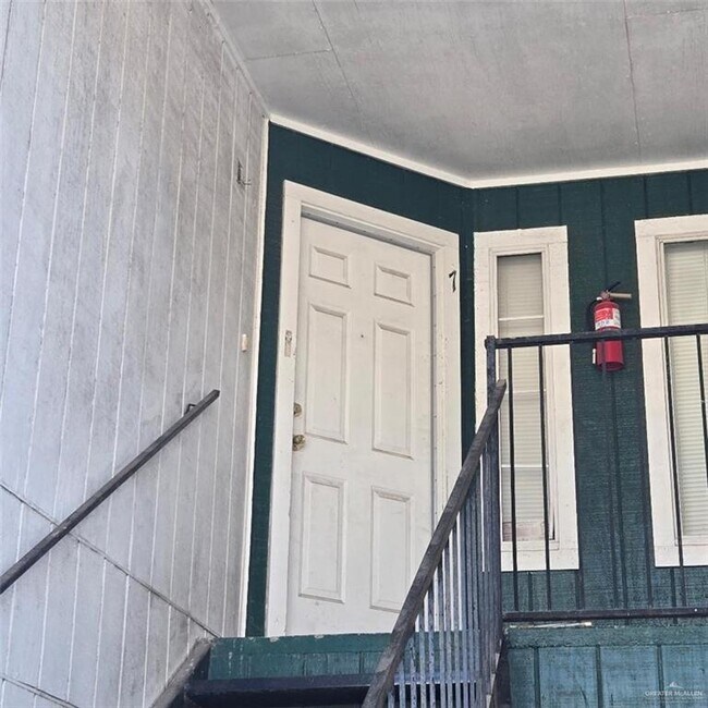 Foto del edificio - 13 W Daffodil Ave