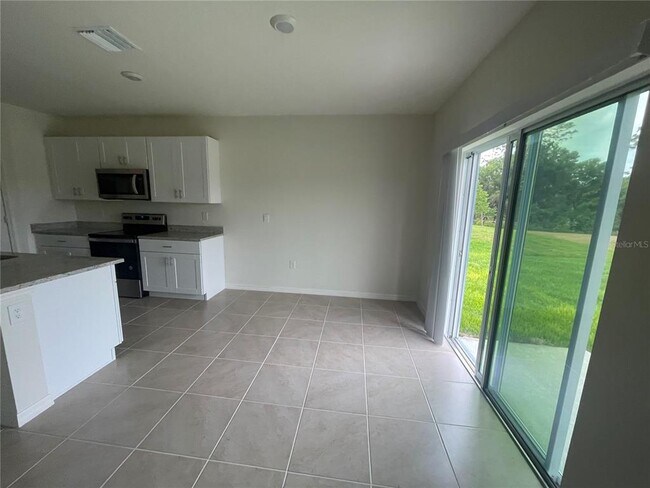Foto del edificio - 498 Baroness Way