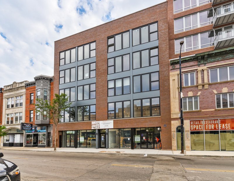 Primary Photo - 1970 N Milwaukee Ave