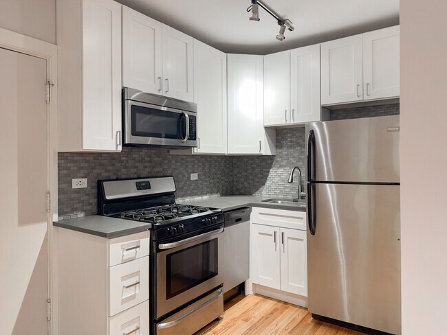 Building Photo - 2424 N Kedzie Blvd