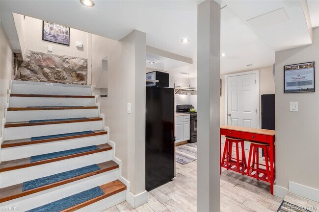 Building Photo - 2 br, 1 bath House - 1048 Mariposa Street