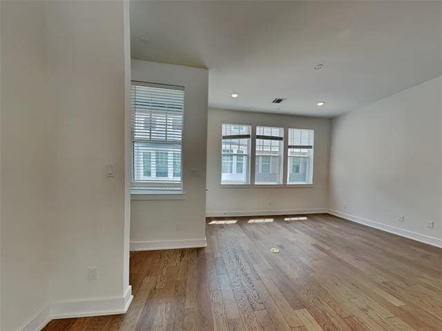Foto del edificio - 645 N Tyler St