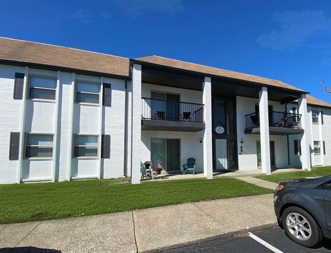 Building Photo - Evansville, Indiana*** 2 Bed 2 Bath $1119....