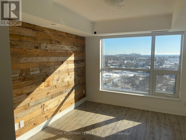 Building Photo - 1255 Bayly St