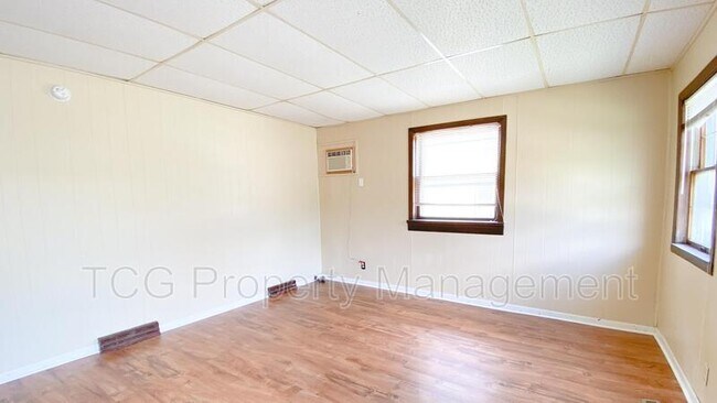 Building Photo - 1339 Kansas St