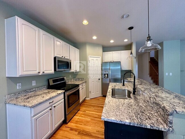 Building Photo - 1500 Red Poppy Way