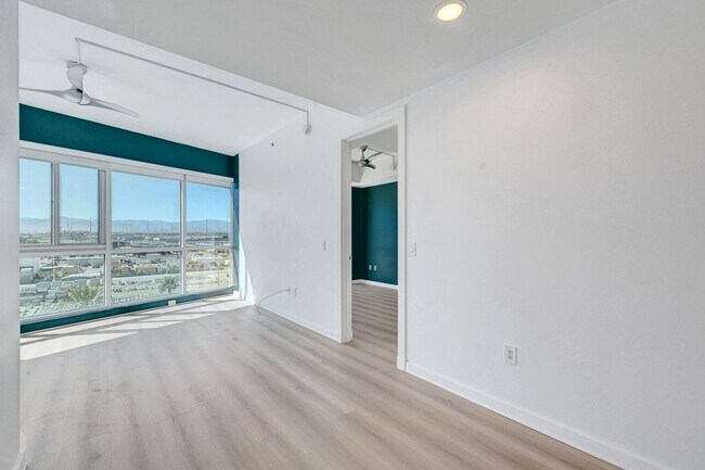 Foto del edificio - Panorama Towers Unit 602