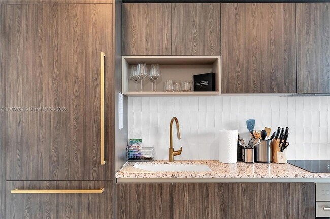 Foto del edificio - 601 NE 1st Ave