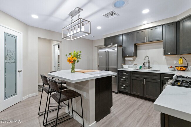 Foto del edificio - 3622 E Sheridan St