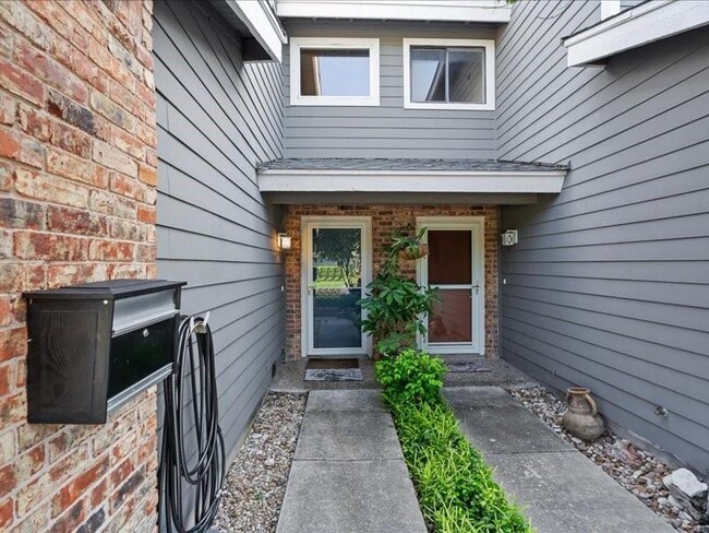 Building Photo - 1607 Coronado Hills Dr