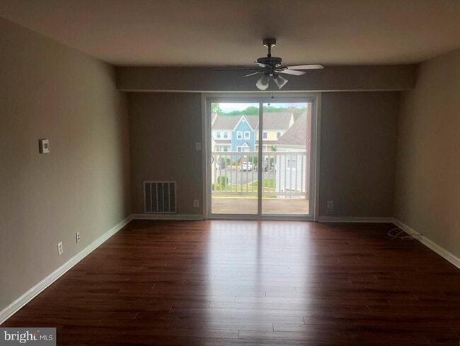 Building Photo - 100 Chesterfield Ln