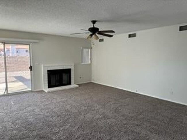 Building Photo - GREAT SINGLE STORY 3 BEDROOM HOME