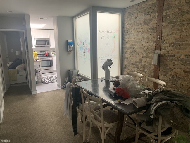 Foto del edificio - 2 br, 2 bath  - 902 W Armitage Ave