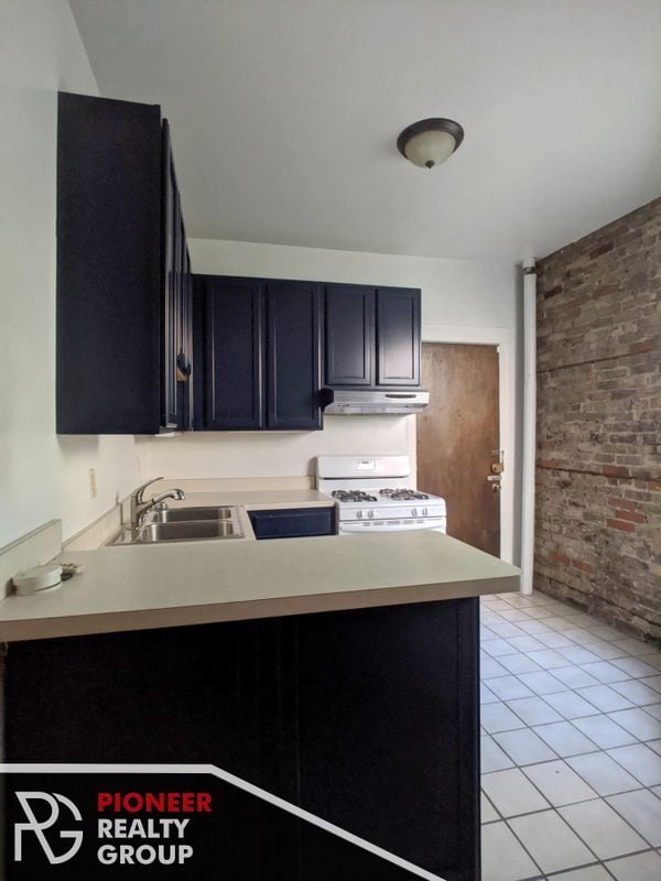 Building Photo - 1216 N Dearborn St