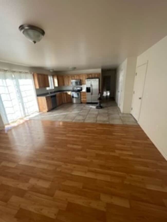 Building Photo - 4020-4026 W Lamont Way