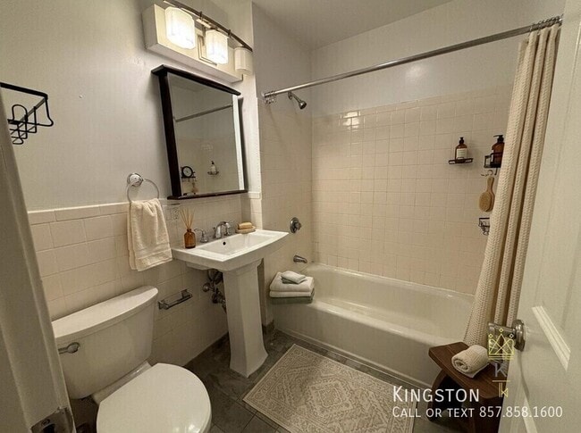 Foto del edificio - 672 Washington St