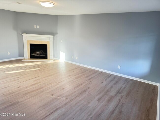 Foto del edificio - 3320 Grove Point Dr