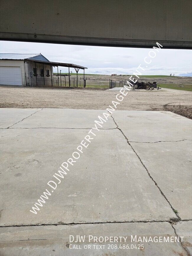 Foto del edificio - 7196 Edna Ln