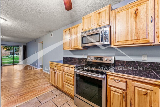 Foto del edificio - Charming condo with Central AC and Washer ...
