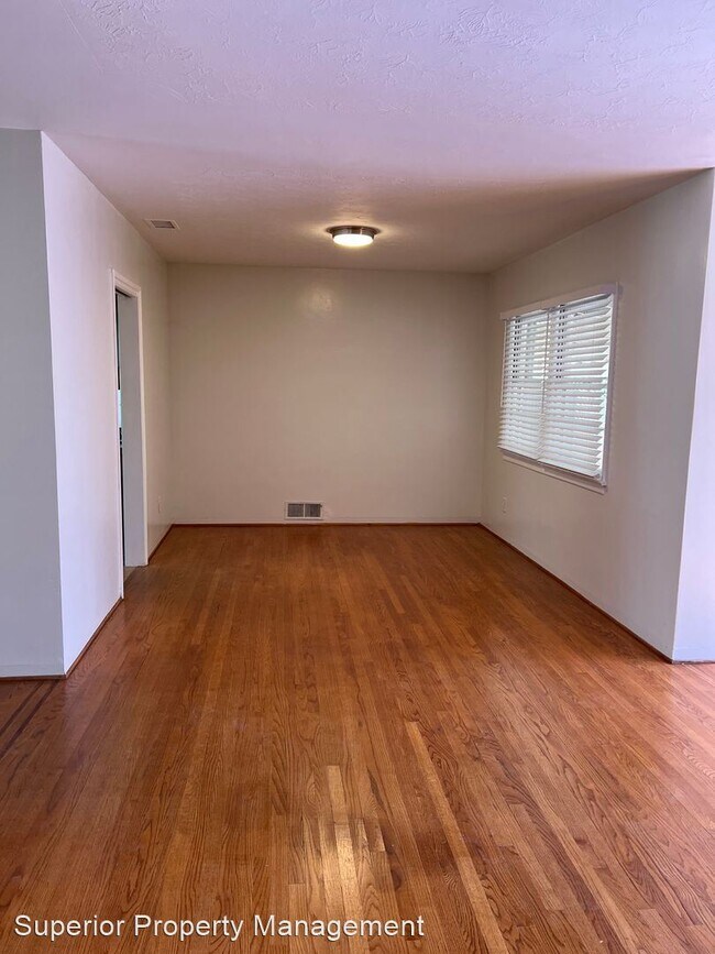 Foto del edificio - 4 br, 2 bath House - 227 N. Buena Vista