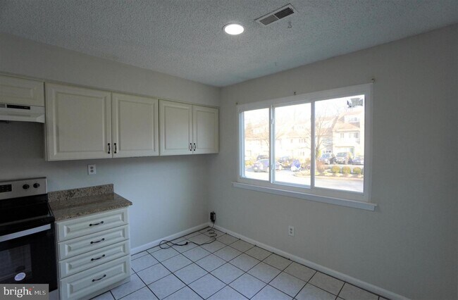 Building Photo - 308 Brigade Ct