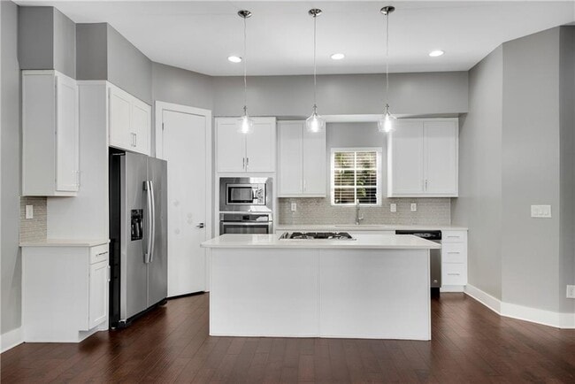 Building Photo - 743 Taylor Ct