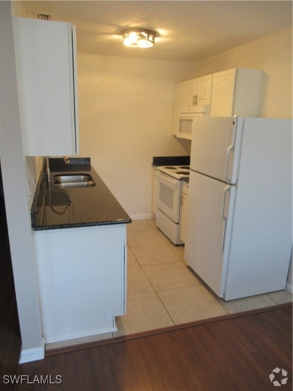 Building Photo - 4605 Bayshore Dr