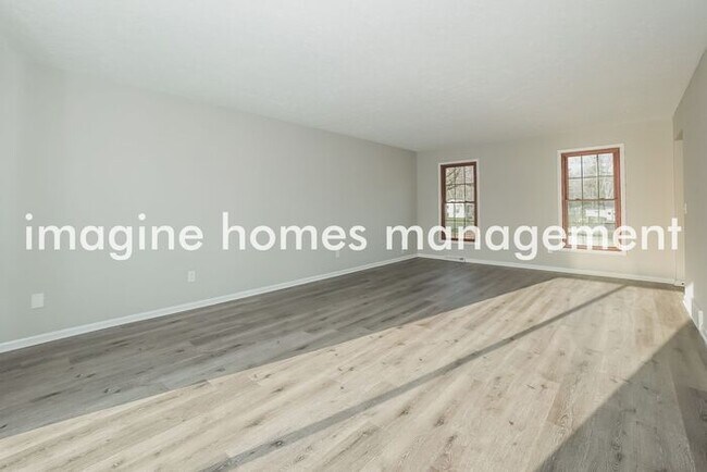 Foto del edificio - Fully Renovated 4 Bedroom, 2.5 Bath Single...