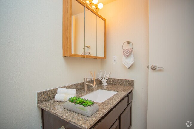 Modelo A2 1BDx1BA 700SF - MacArthur Park