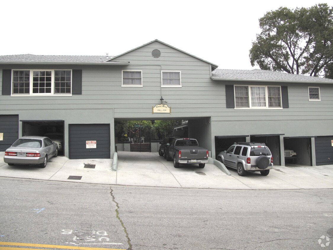 Building Photo - 2016 Argyle Ave