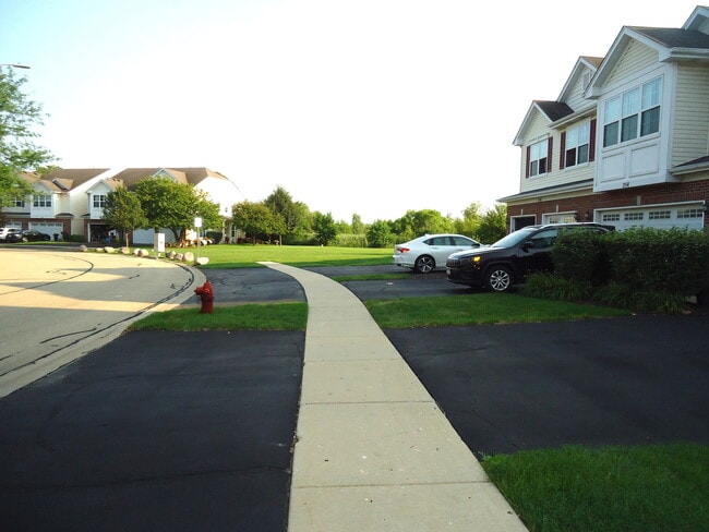 Building Photo - 250 S Oak Creek Ln