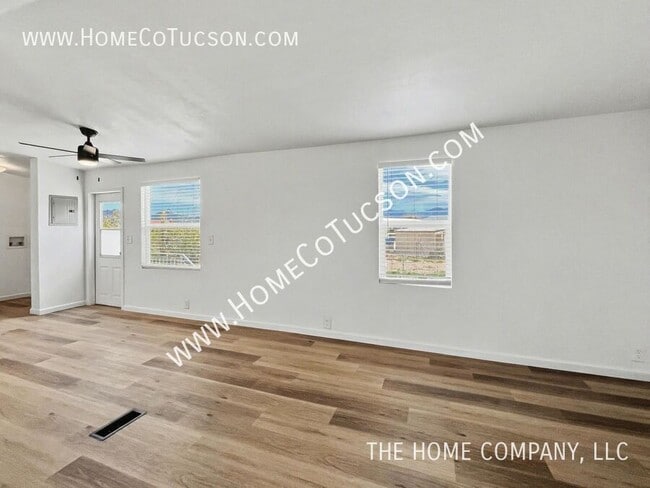 Foto del edificio - 9950 N El Uno Minor