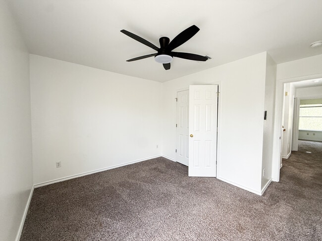 Building Photo - 2902 Kestrel Dr