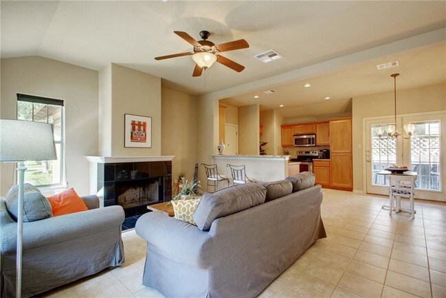 Foto del edificio - 13604 Caldwell Dr