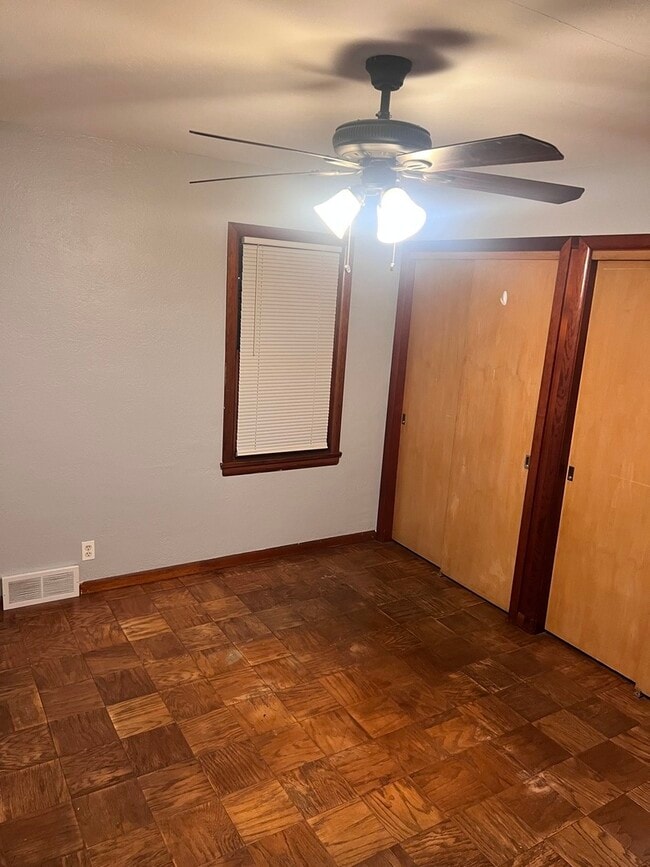 Building Photo - 1160 W Marion St