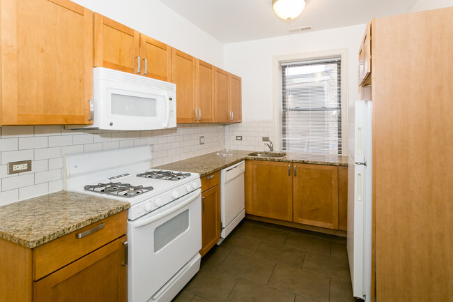 Cocina - 5401-5409 S. Cottage Grove Avenue