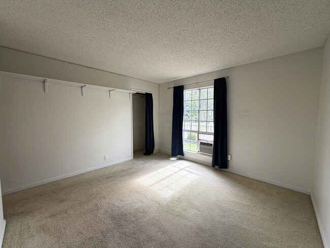 Building Photo - Villages at Waipio (Waipahu) - Ground Floor Unit, 2 bedroom/2 bathrooms and 1 parking stalls